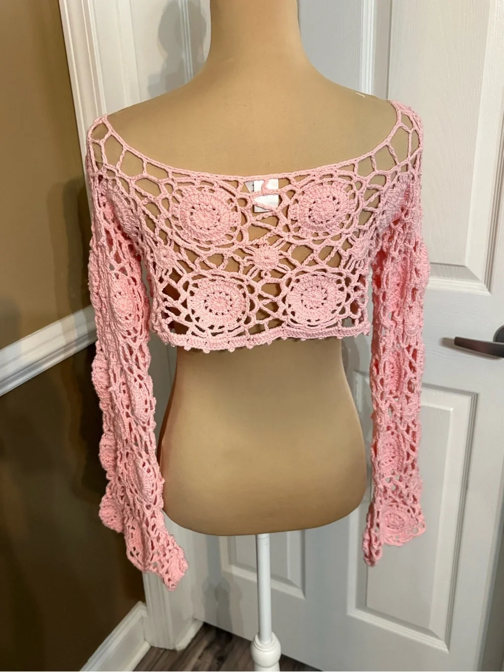 LUCY IN THE SKY Crochet Off Shoulder Two Piece Bikini Set in Pink Size Medium